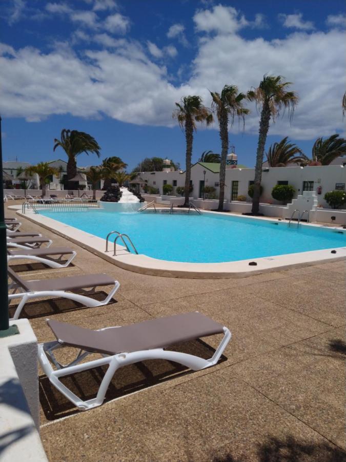 Apartment Duplex -The Sunny Hut - Swimming Pool - Free Wifi & Ac- Residence Las Marinas Puerto del Carmen  Exteriör bild